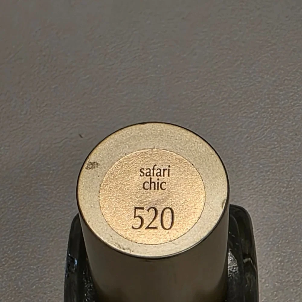 L'Oreal Colour Riche Nail Color 520 Safari Chic Olive Green 0.39 fl oz